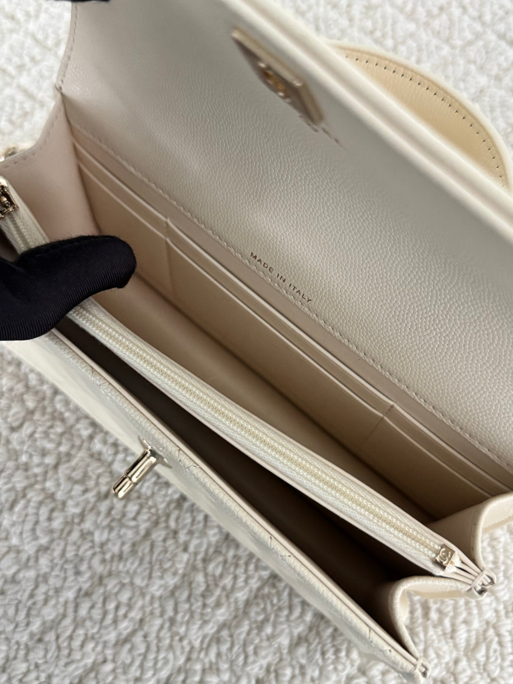 【Chanel】Chanel White Gold Caviar Leather Accordion Top Handle Bag