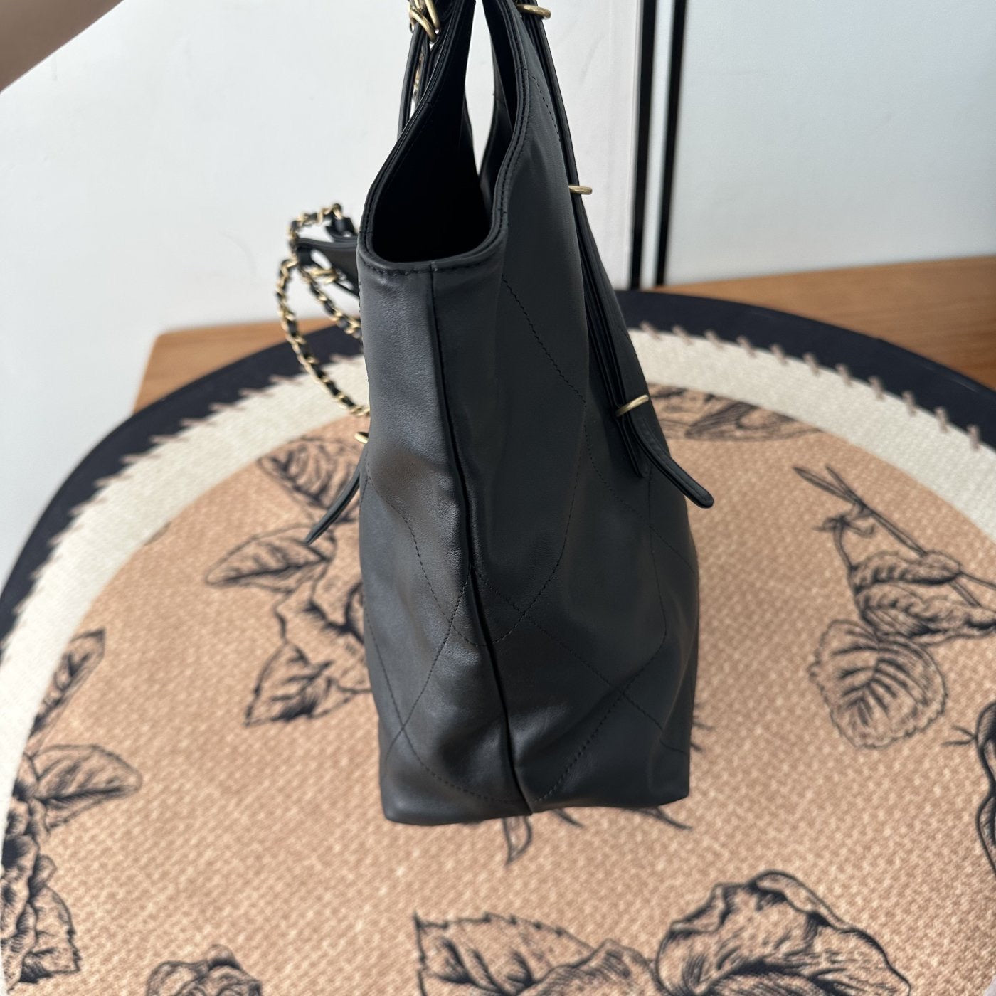 【Chanel】Chanel Black Caviar Hobo Bag with Matching Pouch, Gold-Tone Hardware-7207232
