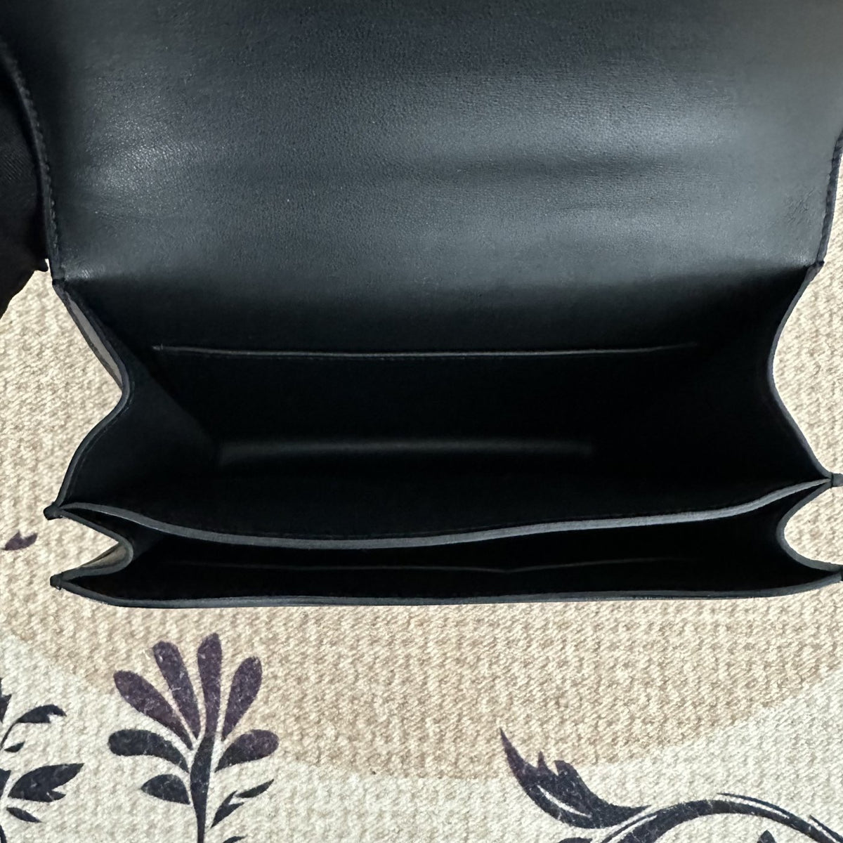 【Hermes】Hermès Black Constance Gold Hardware