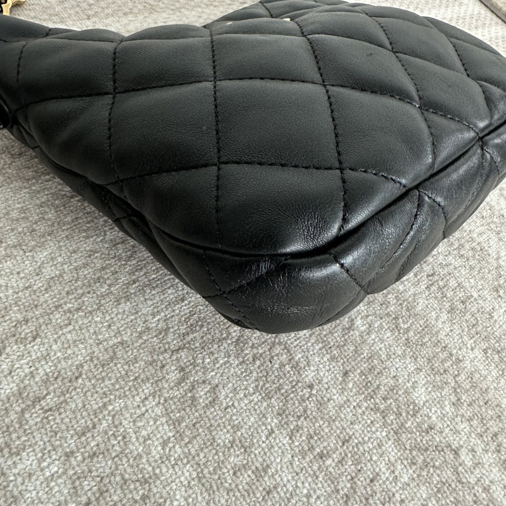 【Chanel】Chanel Hobo Bag, Black Caviar, Gold-Tone Hardware-7210671A