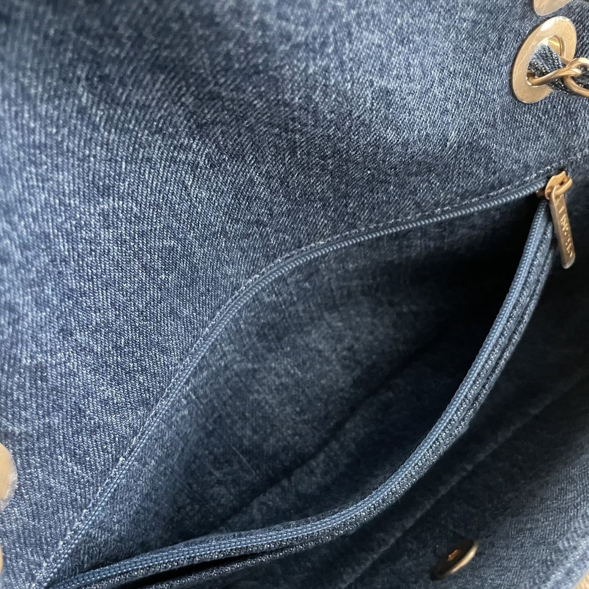 【Chanel】Chanel Blue Denim & Lambskin Classic Flap Bag