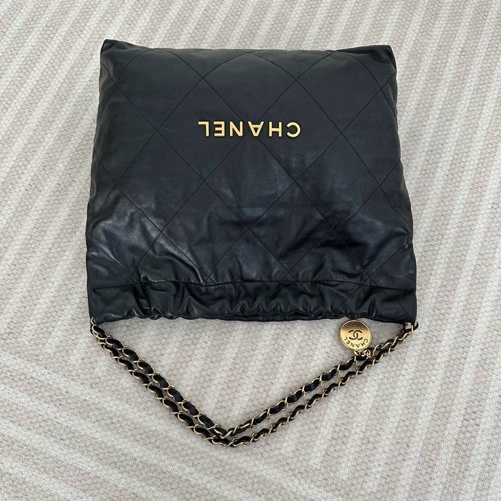 【Chanel】Chanel 22 Bag Medium, Black with Gold Hardware
