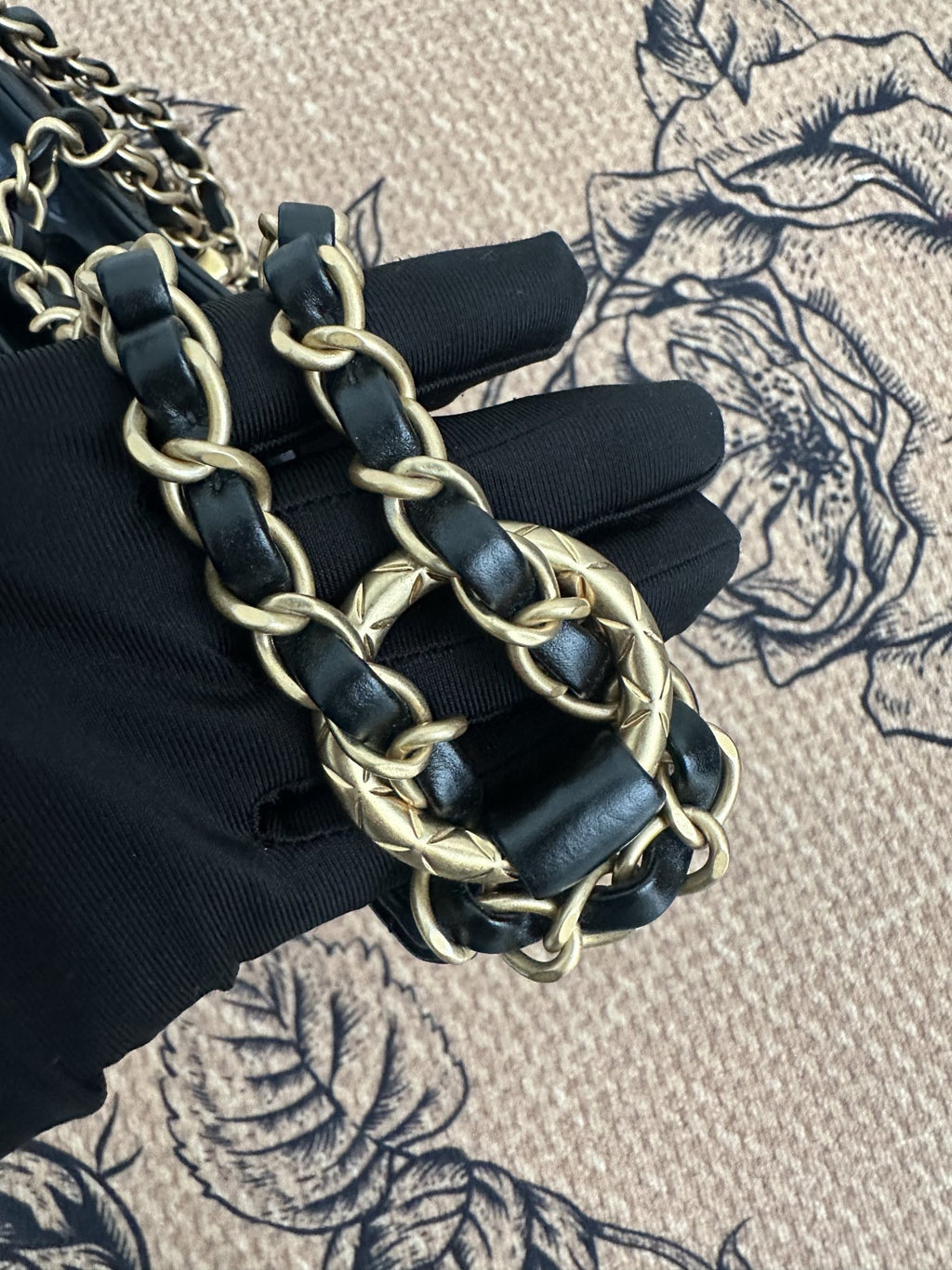 【Chanel】Chanel Black Gold Hobo Underarm Bag