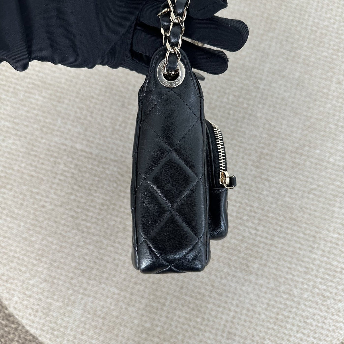 【Chanel】Chanel 25C Black Gold Shiny Leather Camera Bag