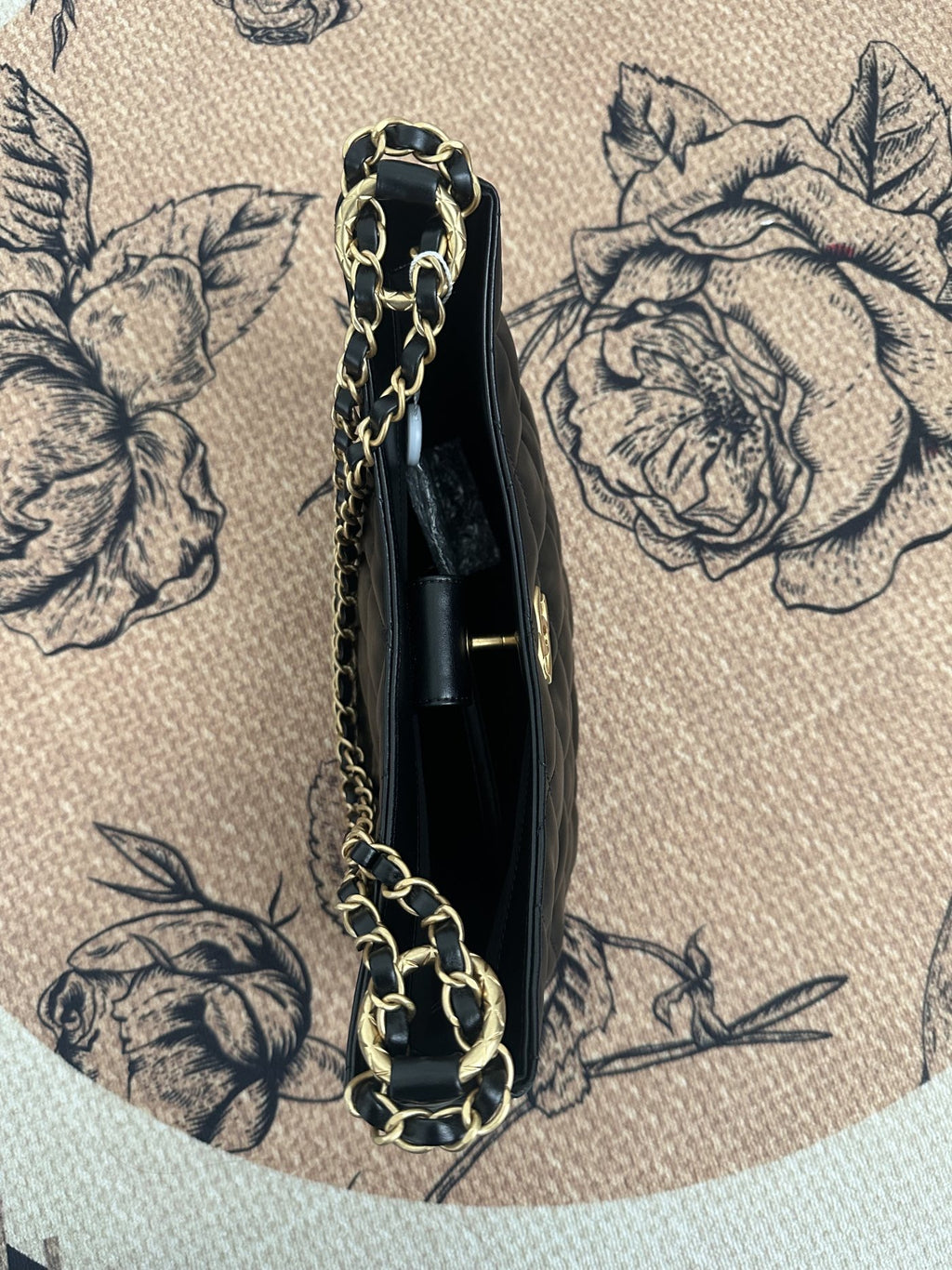 【Chanel】Chanel Black Gold Hobo Underarm Bag