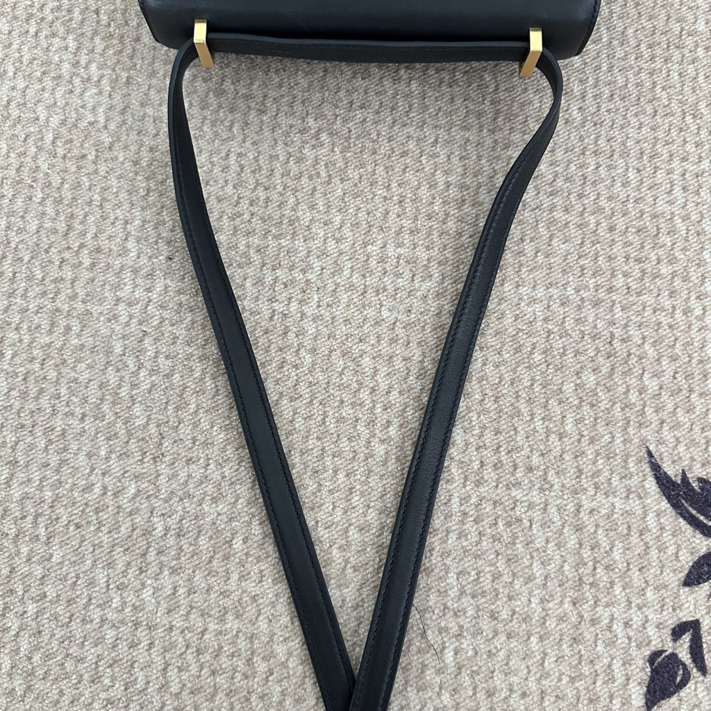 【Hermes】Hermès Black Constance Gold Hardware