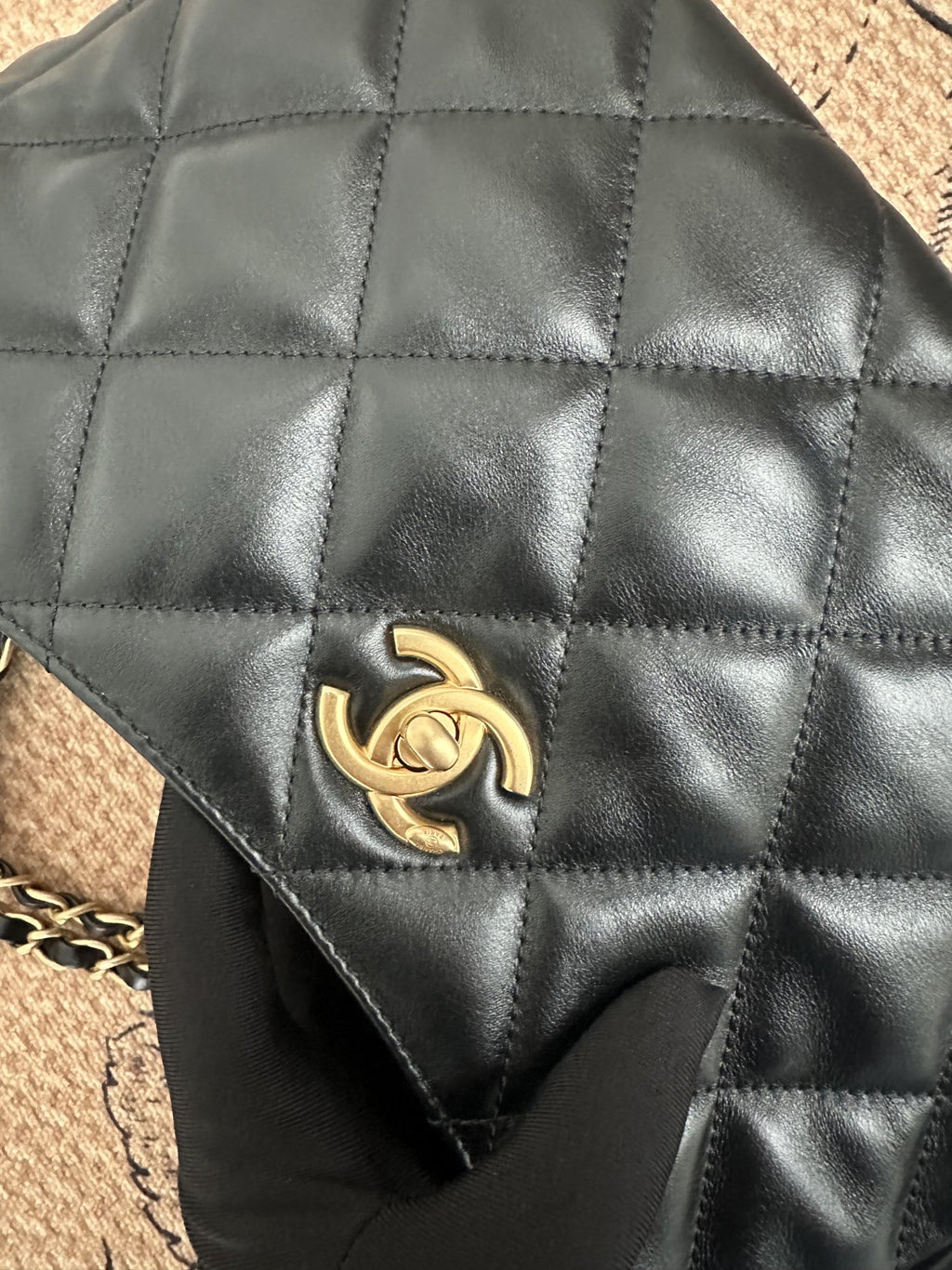 【Chanel】Chanel Black Gold Hobo Underarm Bag