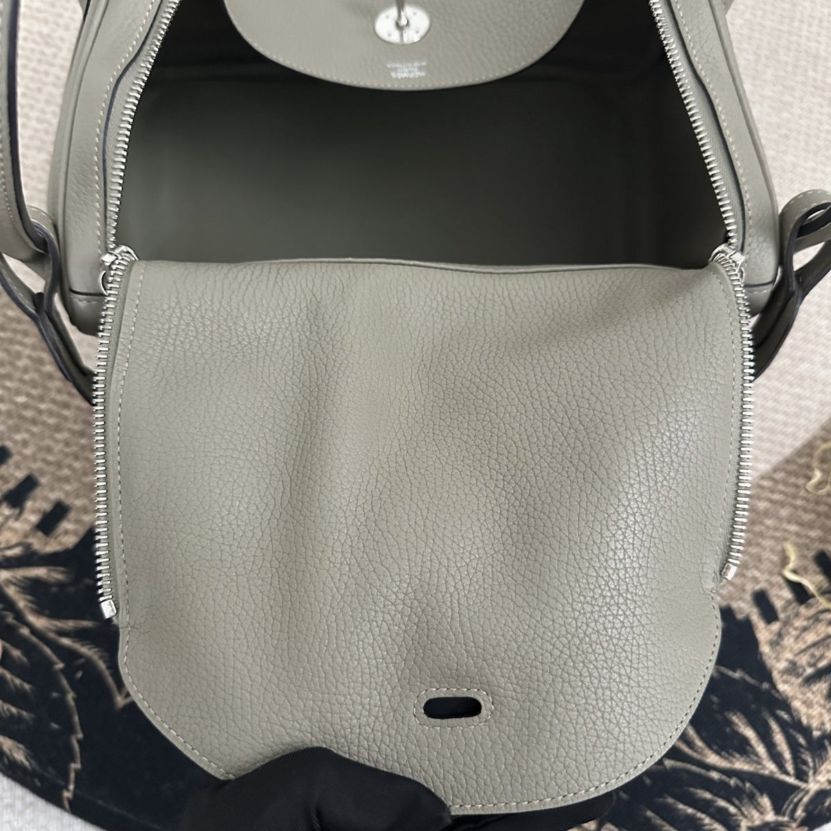 【Hermes】Hermès Lindy 30, Stamp X