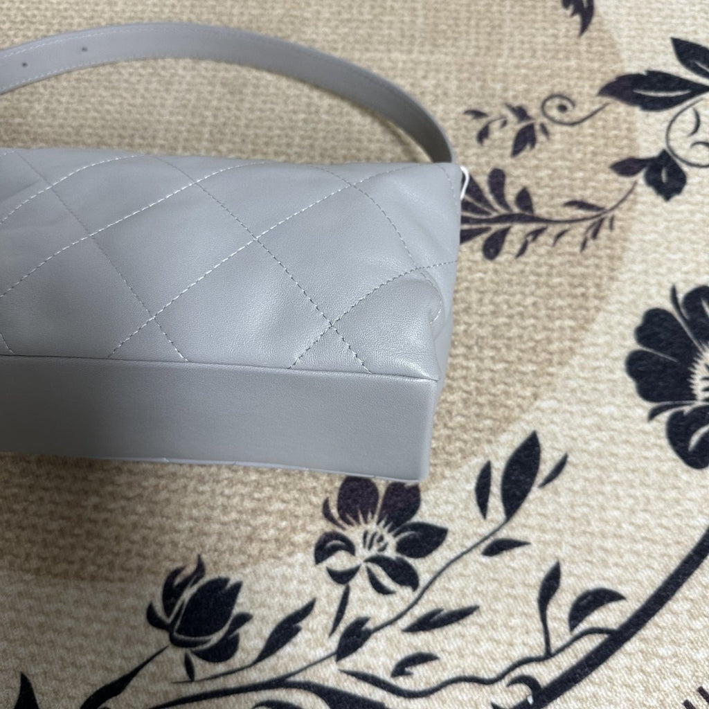 【Chanel】Chanel 26P Grey Gold Hobo Bag, Gold-Tone Hardware-7214108