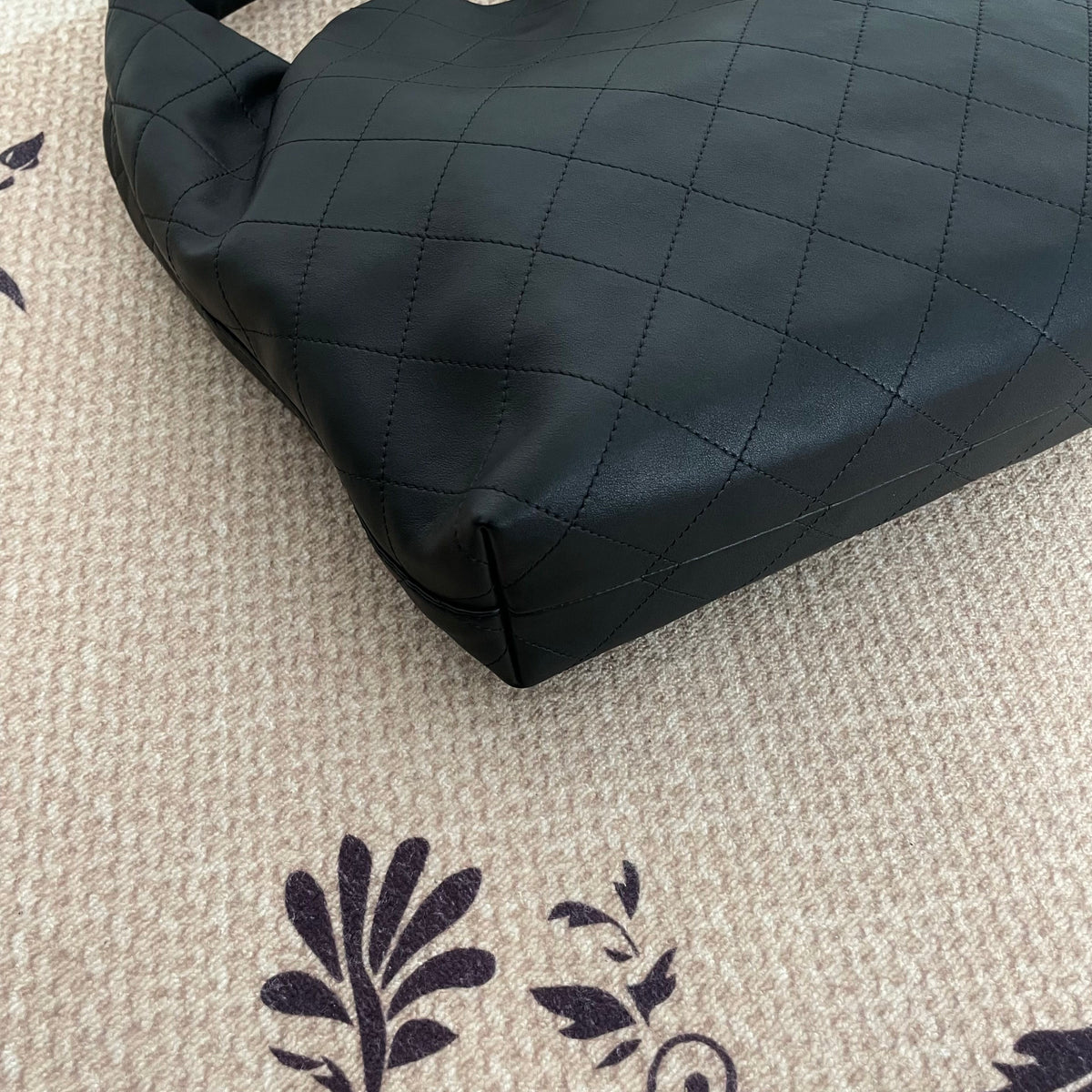 【Chanel】Chanel 26C Black Caviar Hobo Bag, Gold-Tone Hardware-0200161