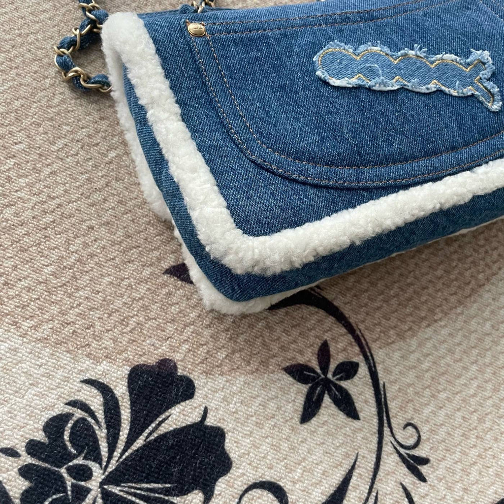 【Chanel】Chanel Blue Denim & Lambskin Classic Flap Bag