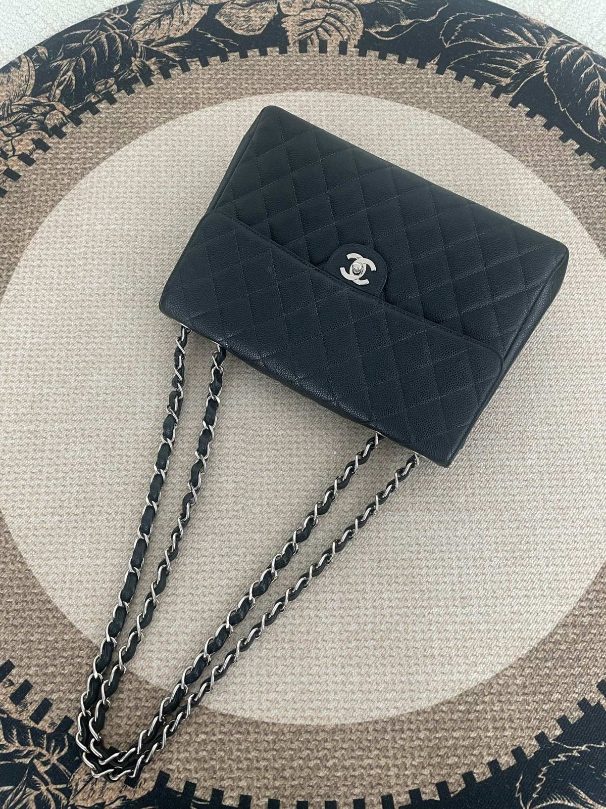 【Chanel】Chanel Black Silver Caviar Quilted Flap Bag