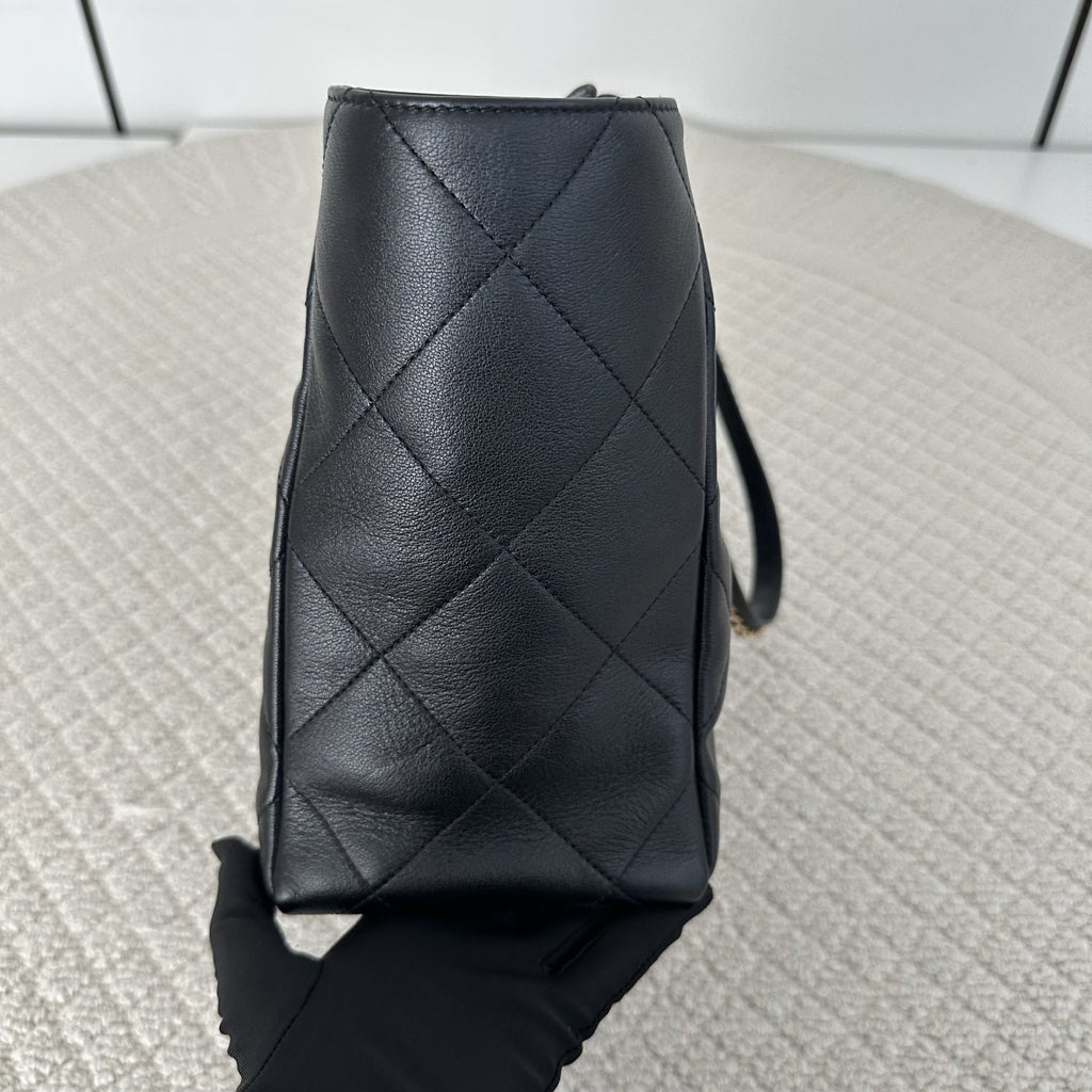 【Chanel】Chanel Tote Bag with Trimmed Shoulder Strap