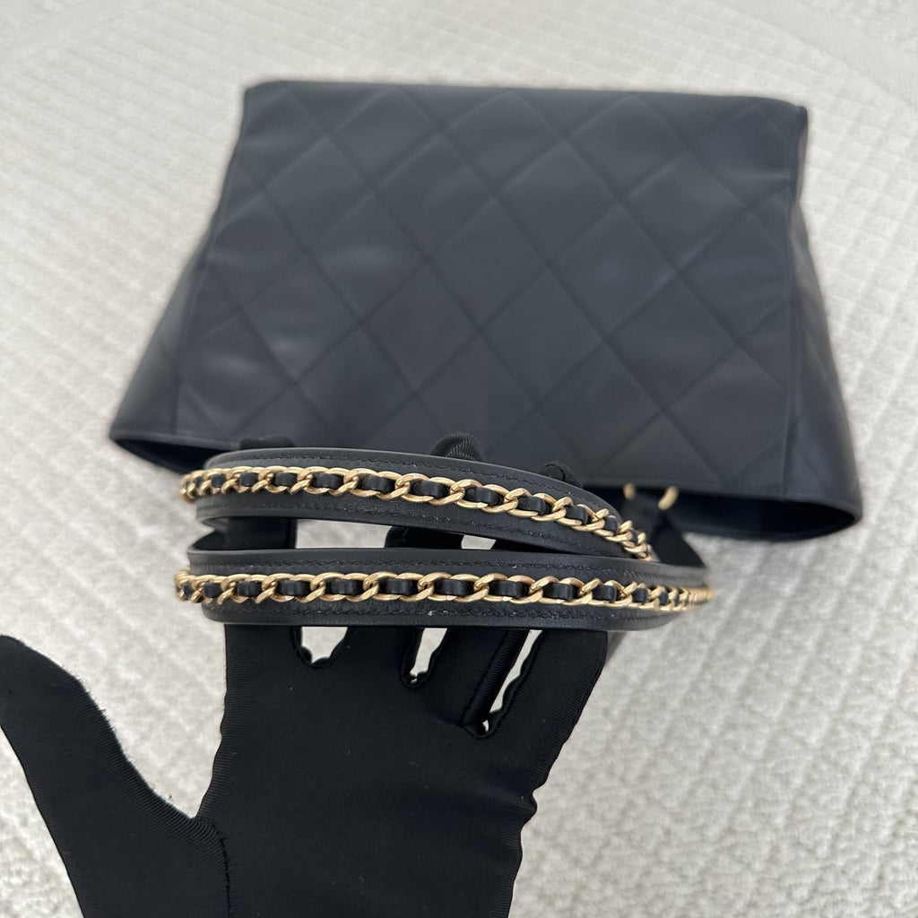 【Chanel】Chanel Tote Bag with Trimmed Shoulder Strap