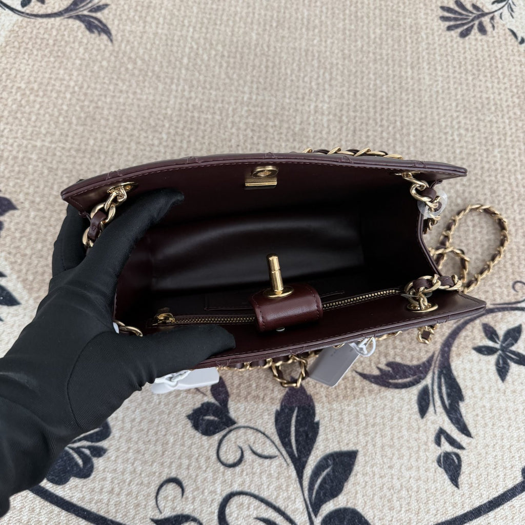 【Chanel】Chanel Red Gold Chain Tote Bag