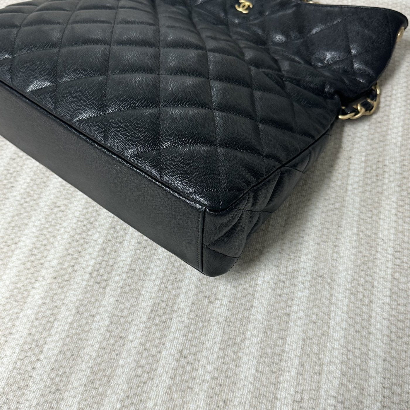 【Chanel】Chanel 24P Black Caviar Hippie Hobo Bag, Gold-Tone Hardware-7213561