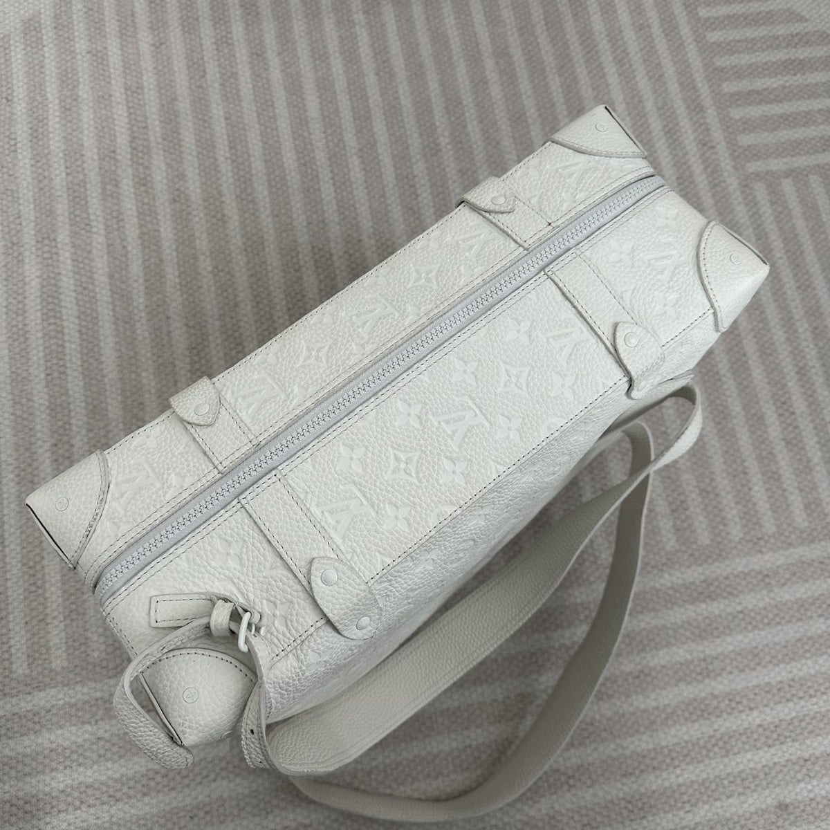 【LV】Louis Vuitton Graffiti Scarecrow Soft Trunk Backpack