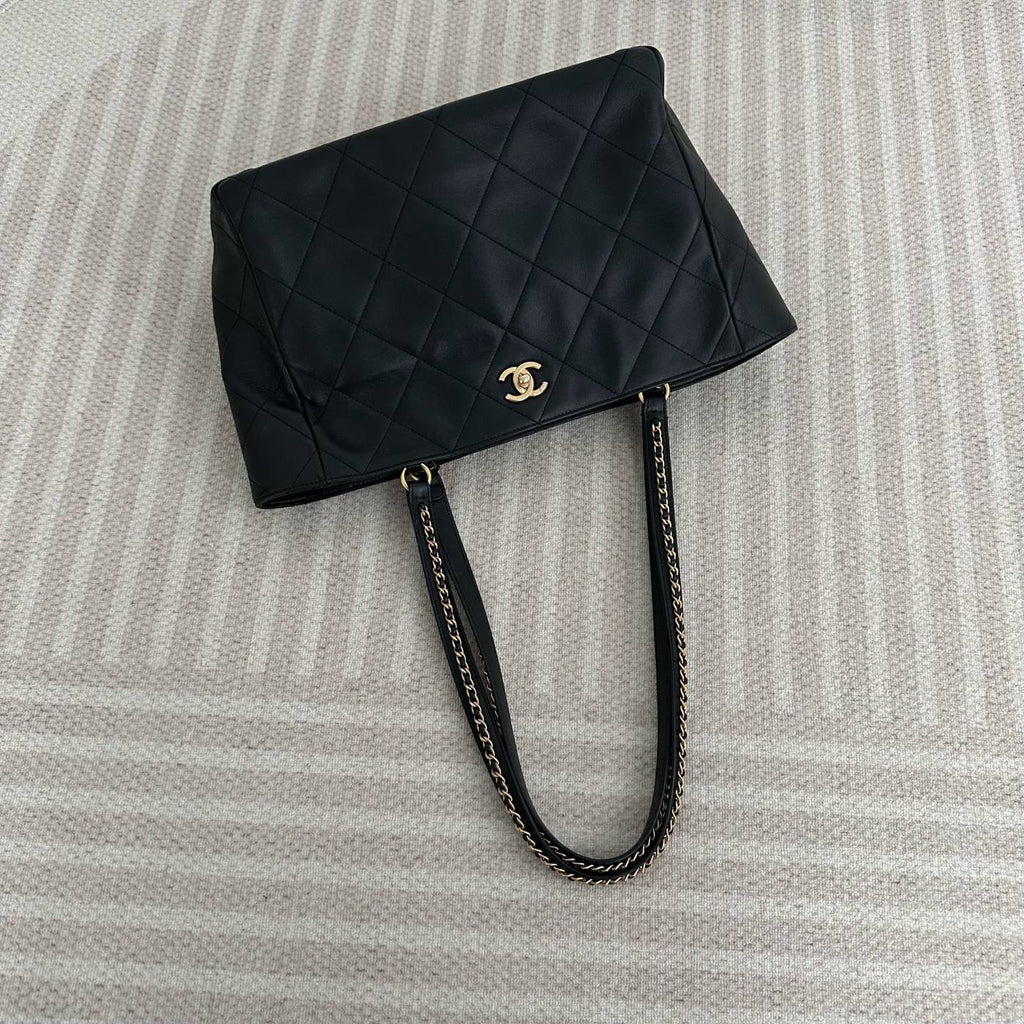 【Chanel】Chanel Black Gold Tote Bag