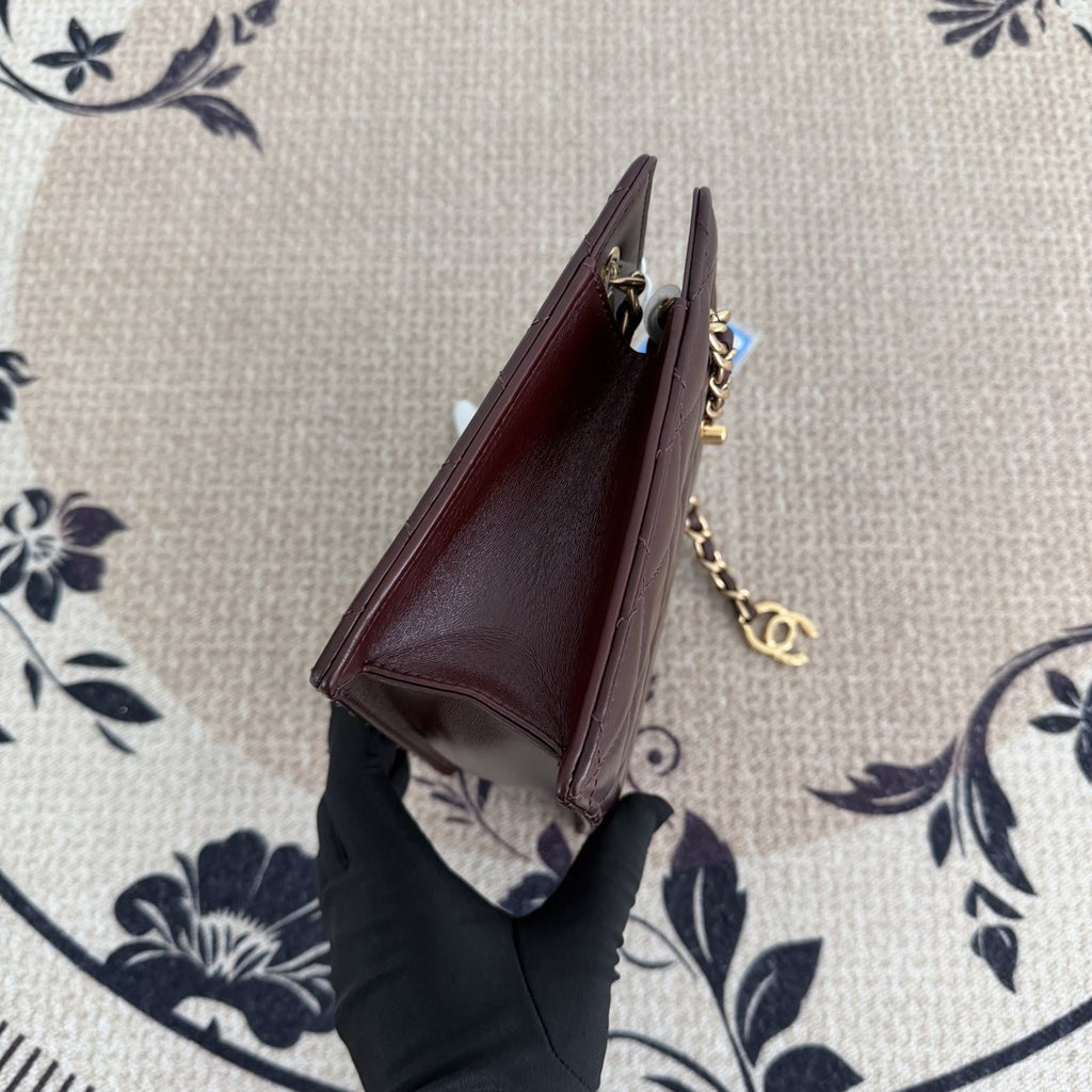 【Chanel】Chanel Red Gold Chain Tote Bag