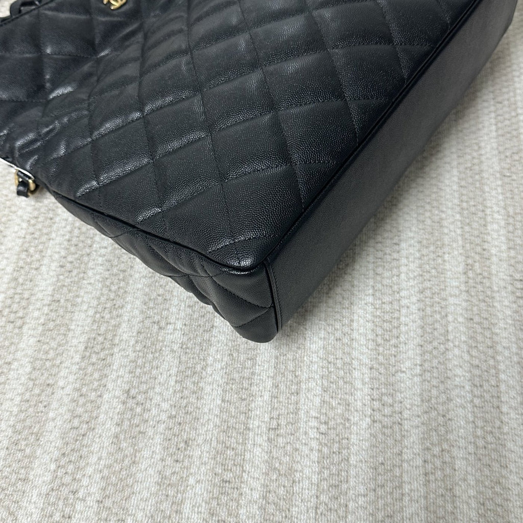 【Chanel】Chanel 24P Black Caviar Hippie Hobo Bag, Gold-Tone Hardware-7213561