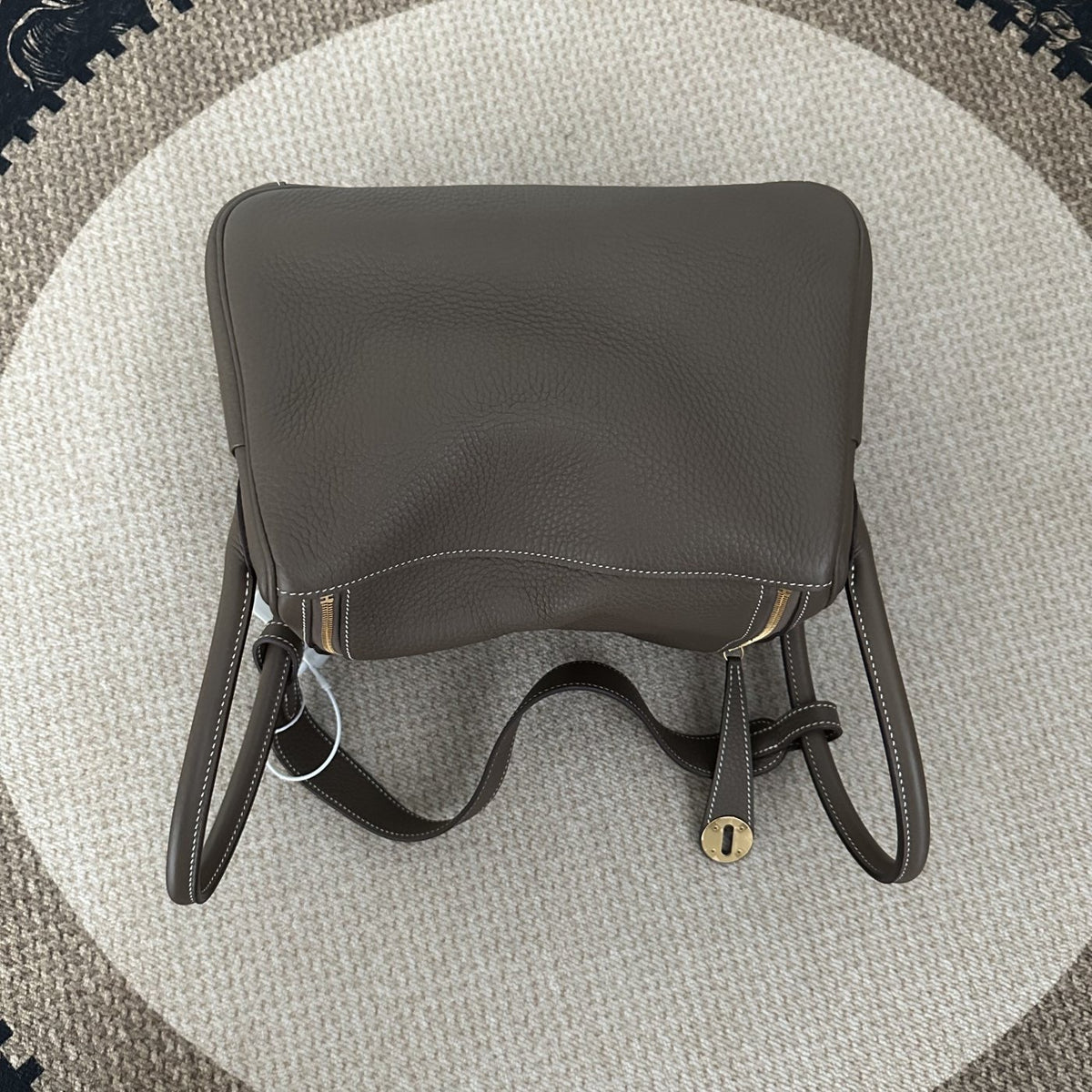 【Hermes】Hermès Lindy 26 Etoupe Gold Hardware B Stamp