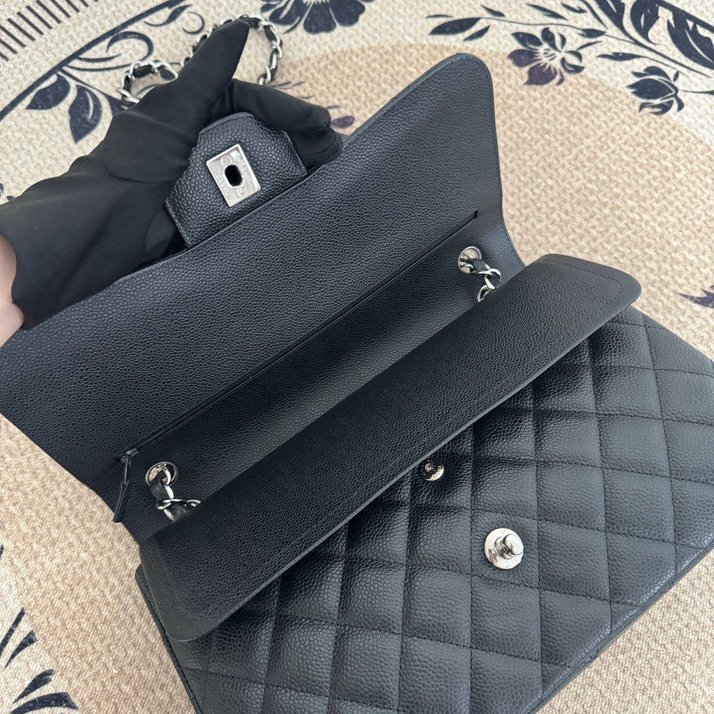 【Chanel】Chanel Black Silver Lambskin Classic Flap Jumbo