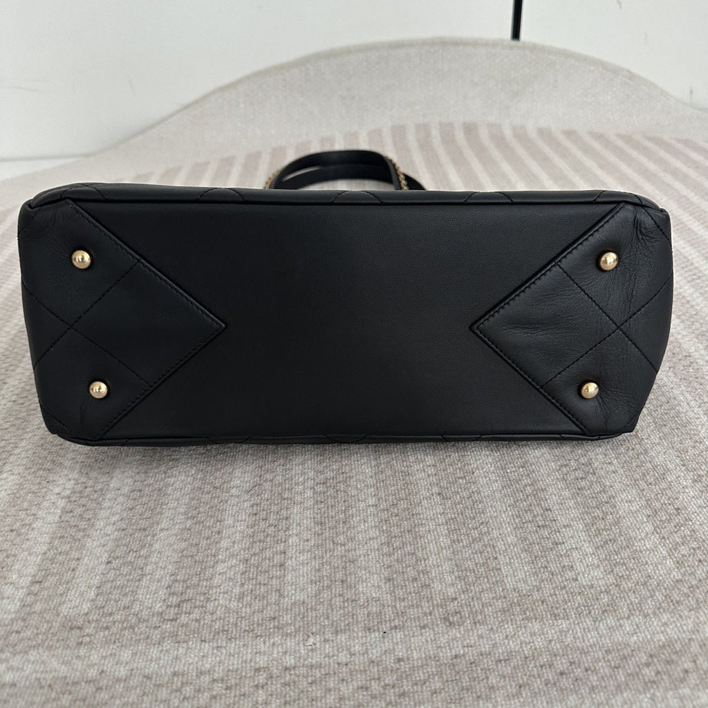 【Chanel】Chanel Black Gold Tote Bag