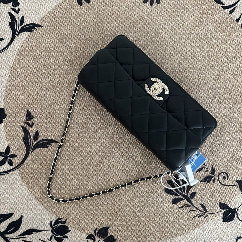 【Chanel】Chanel Black 23C Baguette Bag