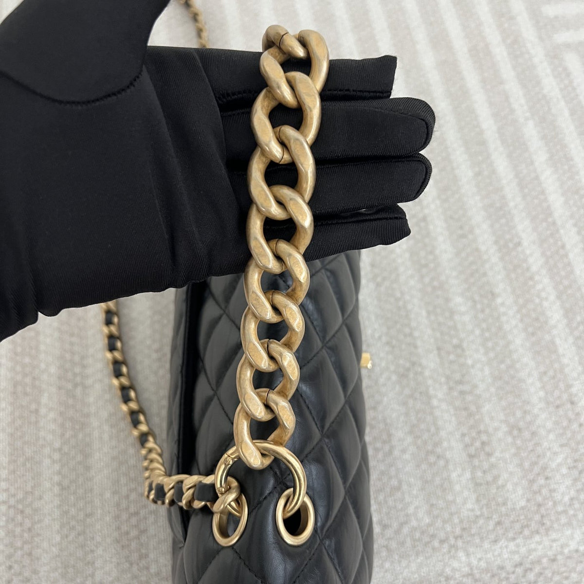 【Chanel】Chanel 23S Messenger Tofu Bag Black Caviar with Gold-Tone Hardware