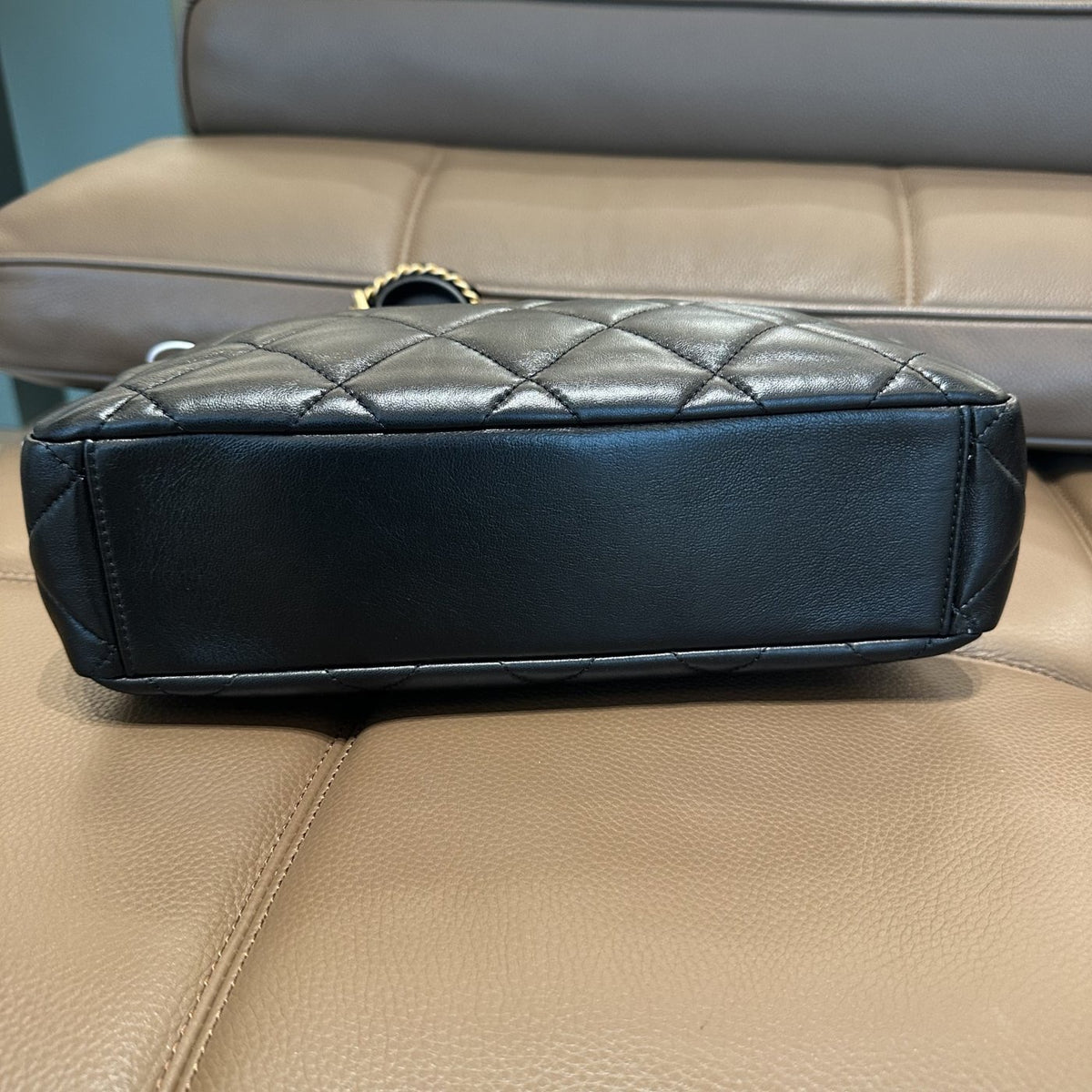 【Chanel】Chanel Black Gold Hobo Bag(23B)