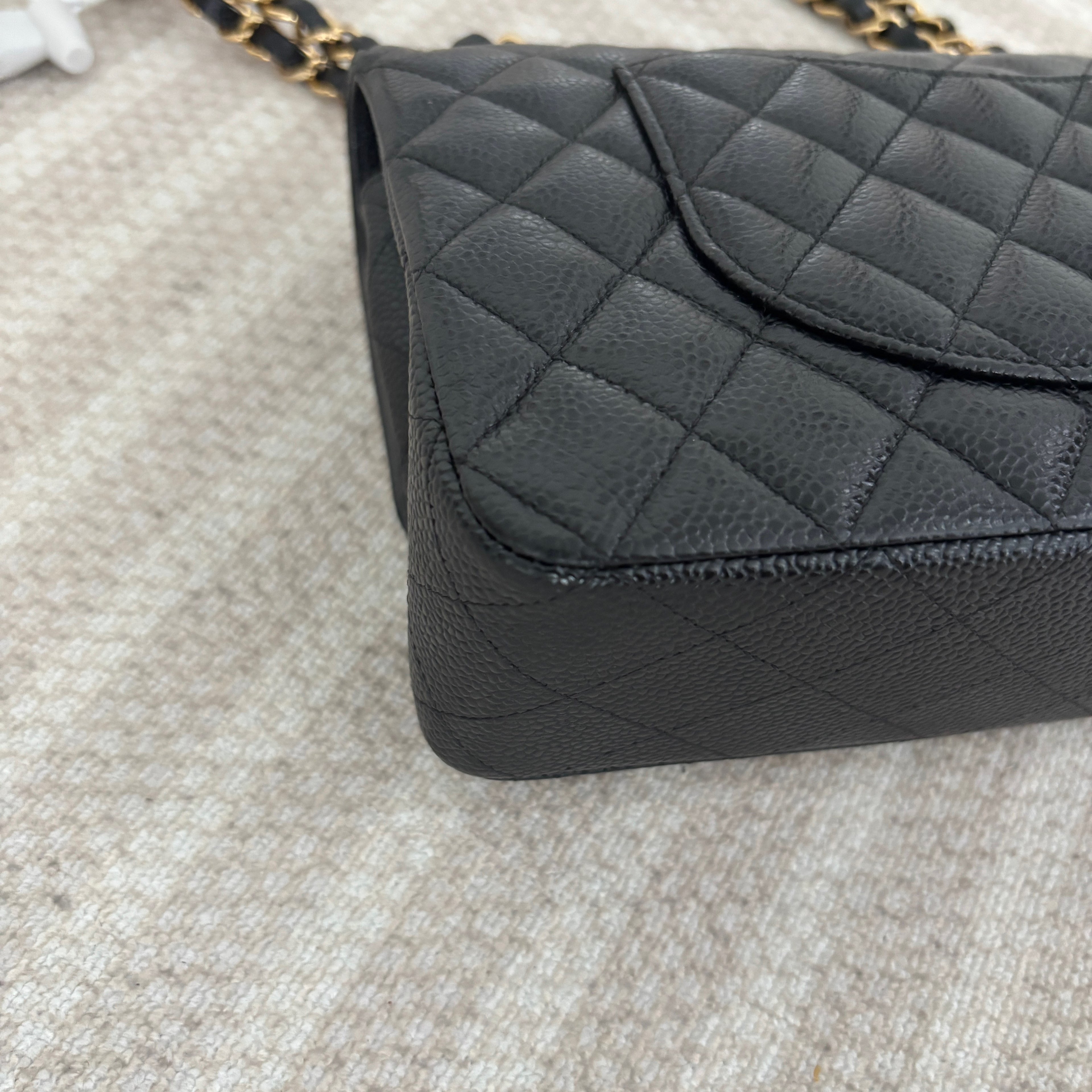 【Chanel】Chanel Black Caviar Classic Flap Bag
