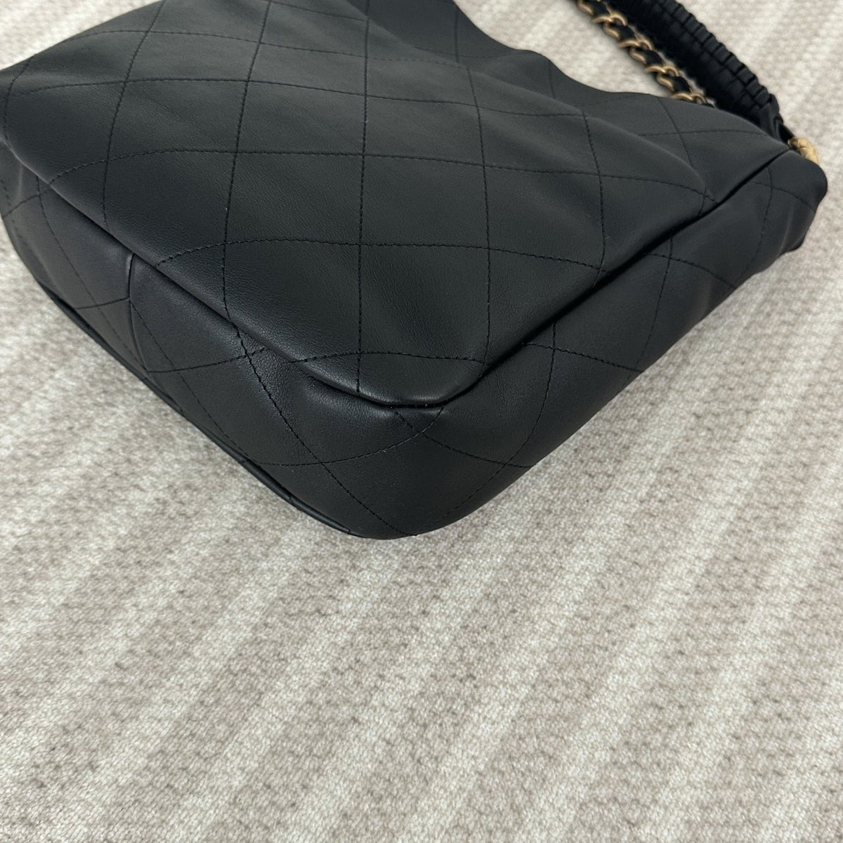 【Chanel】Chanel Hobo Handbag Black Caviar with Gold-Tone Hardware