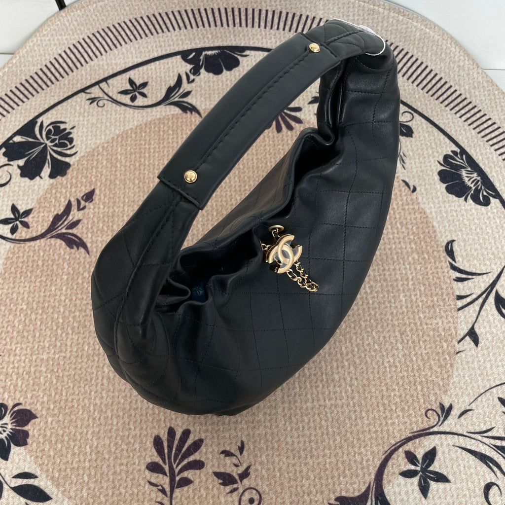 【Chanel】Chanel 26C Black Caviar Hobo Bag, Gold-Tone Hardware-0200161