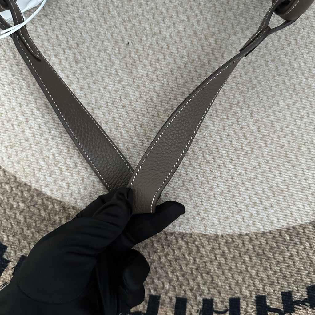 【Hermes】Hermès Lindy 26 Etoupe Gold Hardware B Stamp