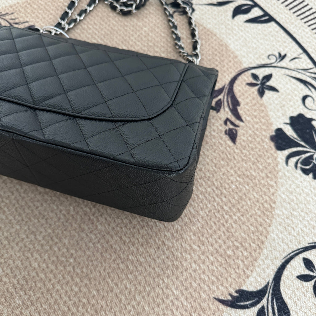 【Chanel】Chanel Black Silver Lambskin Classic Flap Jumbo