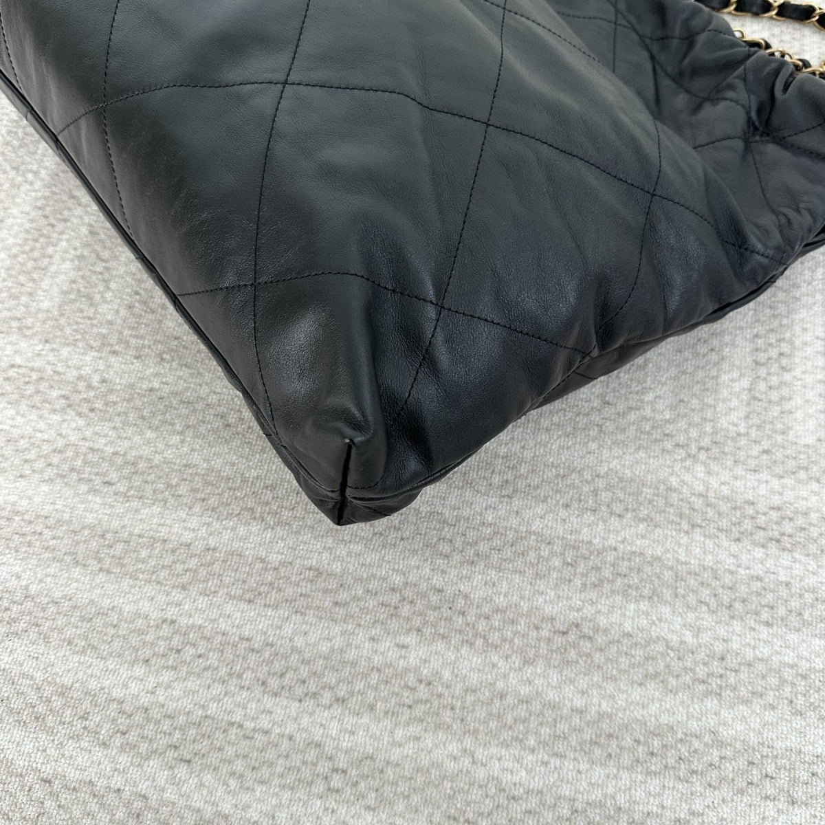 【Chanel】Chanel 22 Bag Medium, Black with Gold Hardware