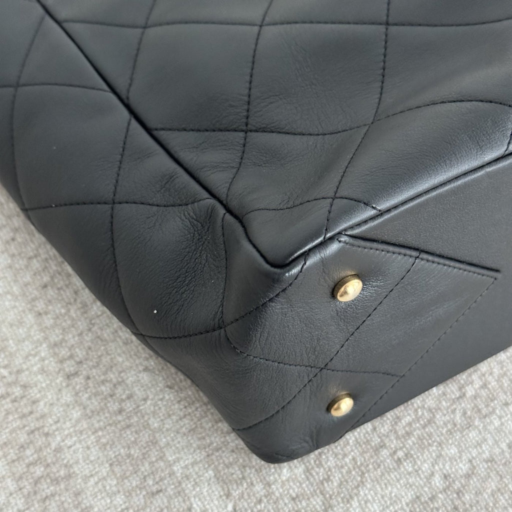 【Chanel】Chanel Black Gold Tote Bag