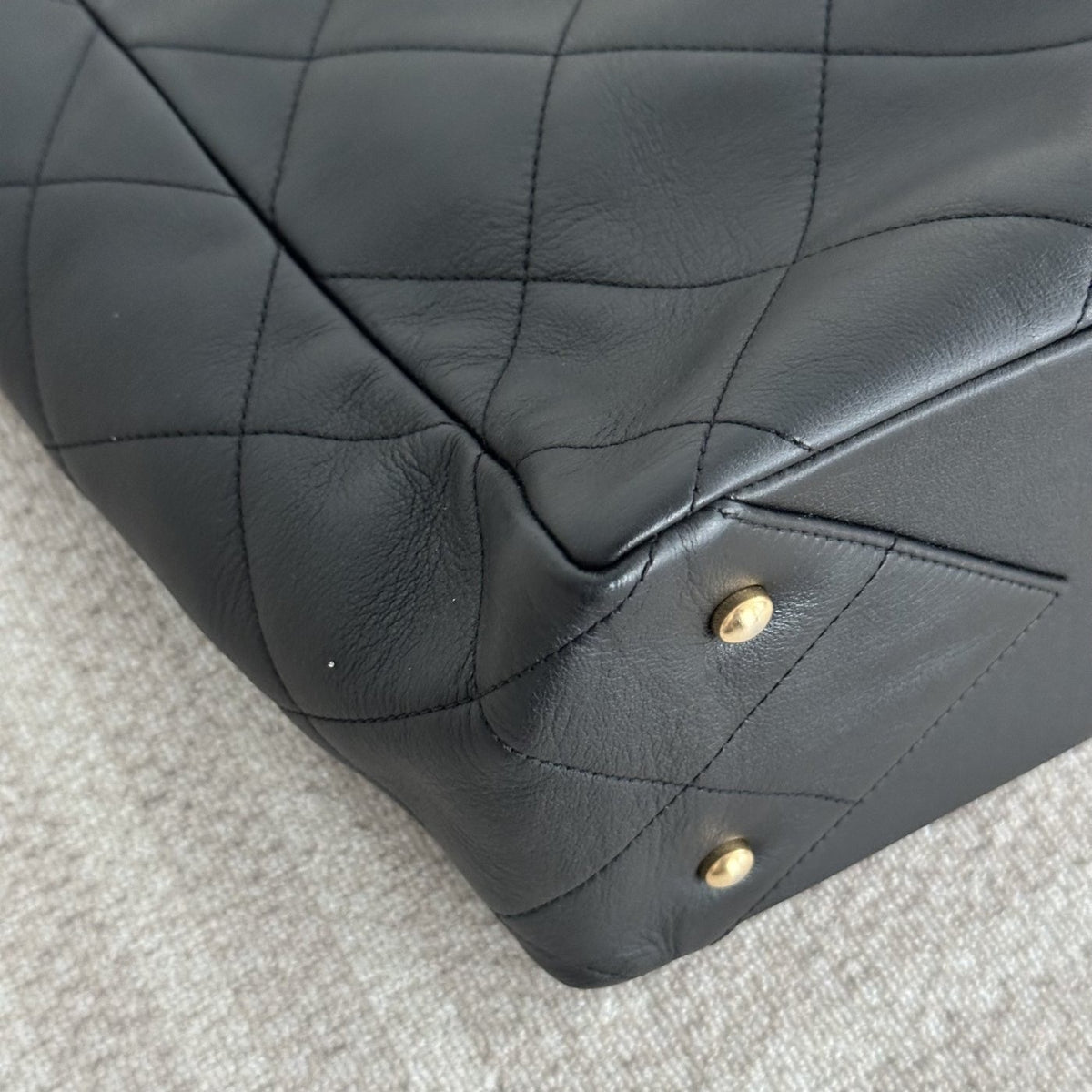 【Chanel】Chanel Black Gold Tote Bag