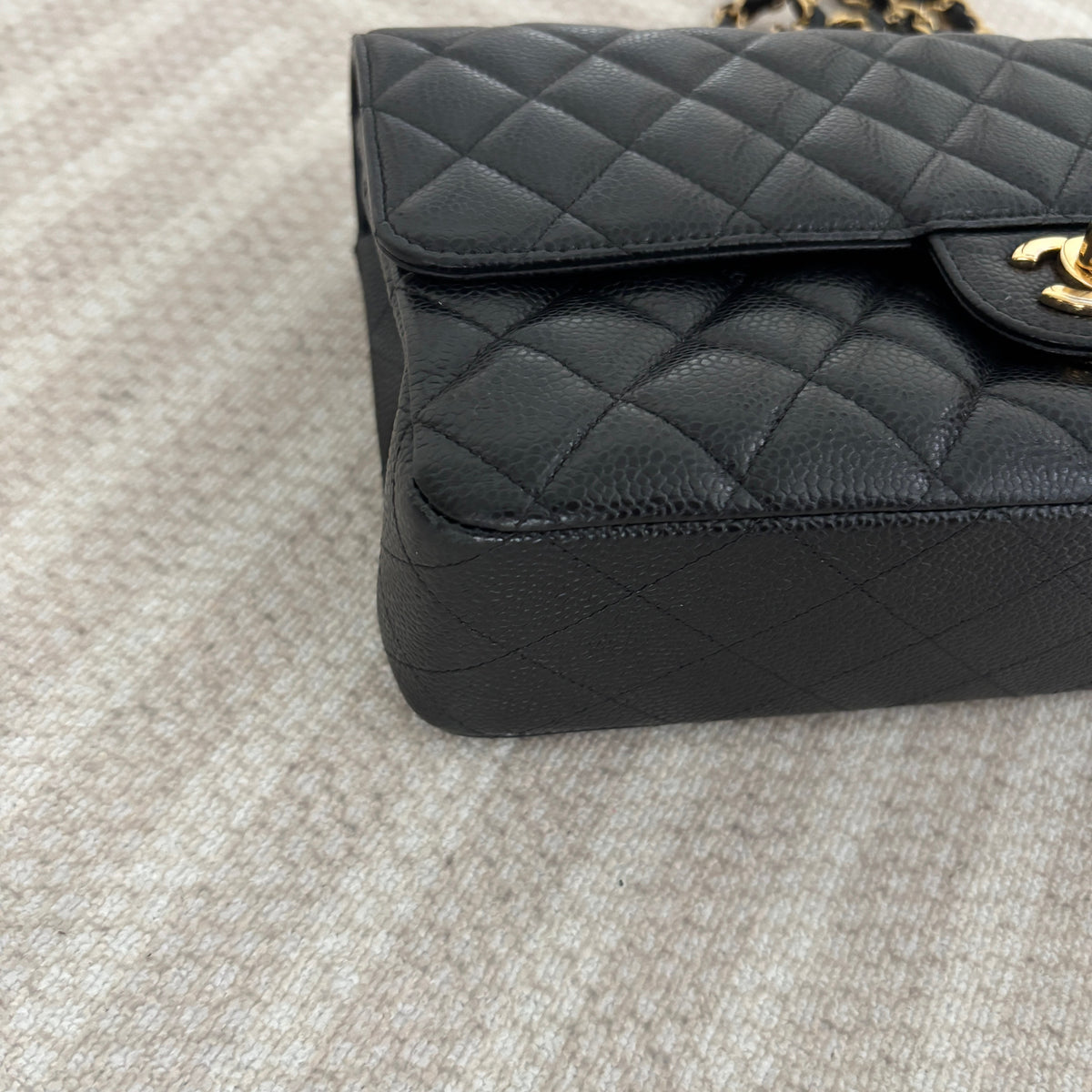【Chanel】Chanel Black Caviar Classic Flap Bag
