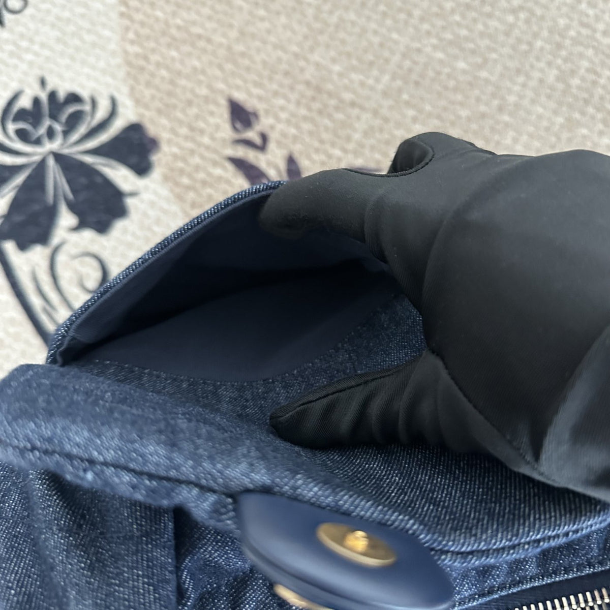 【Chanel】Chanel 25C 25 Hobo, Blue Washed Denim, Gold‑tone Hardware, Micro‑chip Version