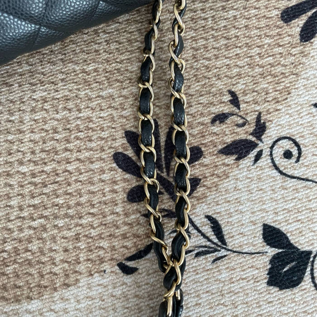 【Chanel】Chanel Black‑Gold Double‑Pocket Airport Bag