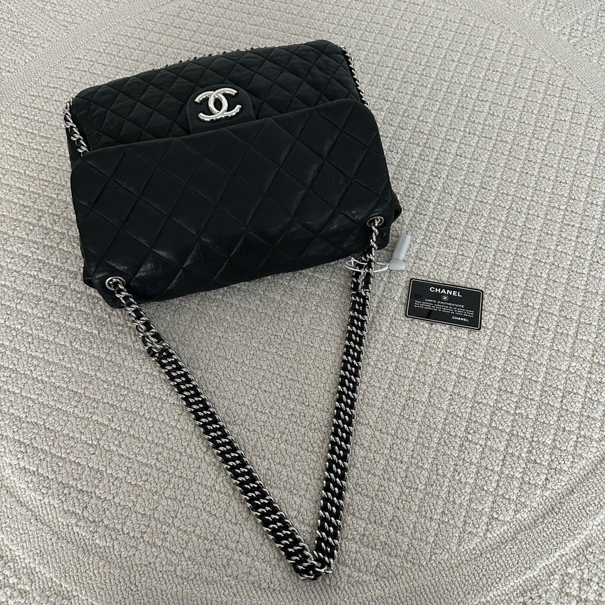 【Chanel】Chanel Black Silver Piped Chain Bag