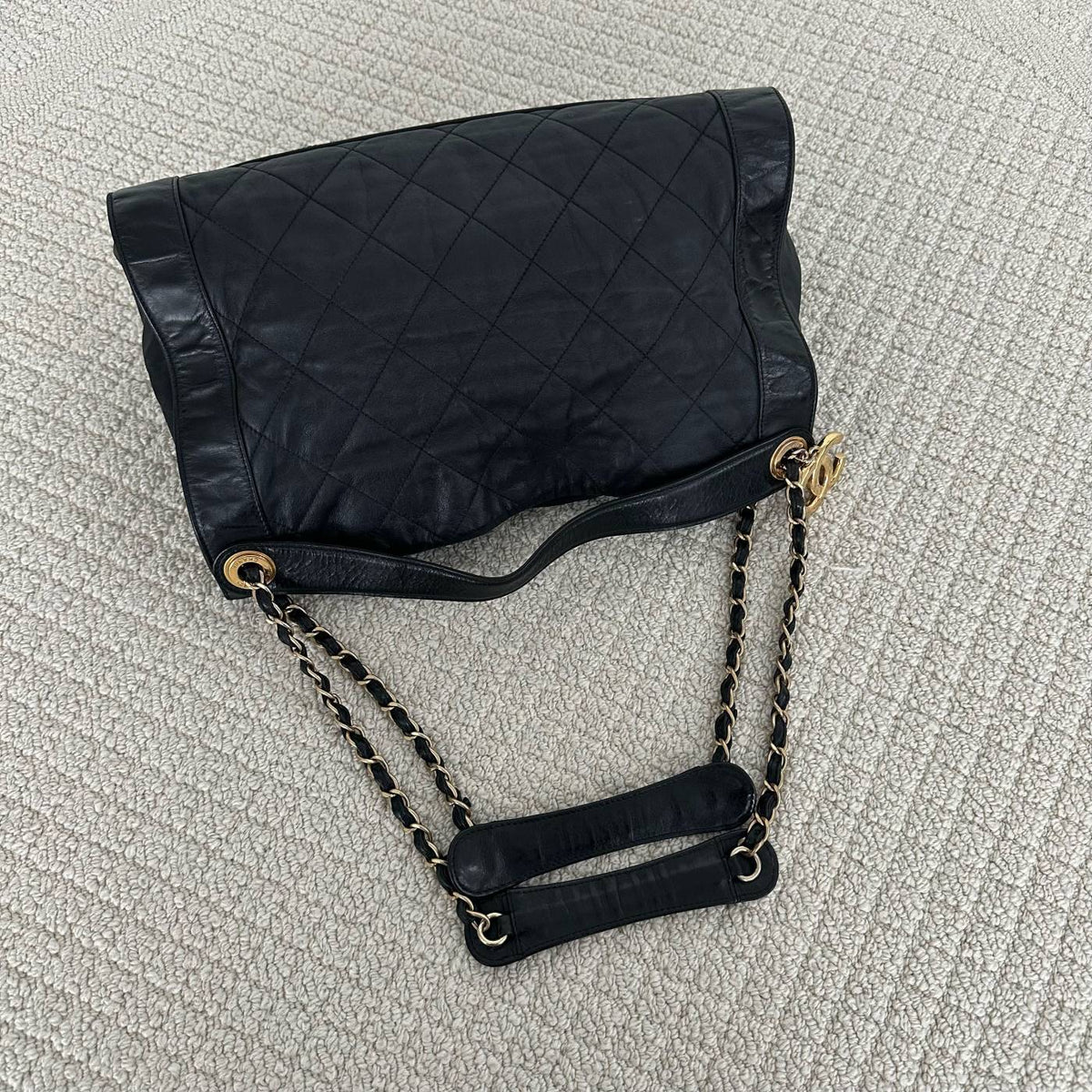 【Chanel】Chanel Black‑Gold Wide‑Strap 2‑Way Bag