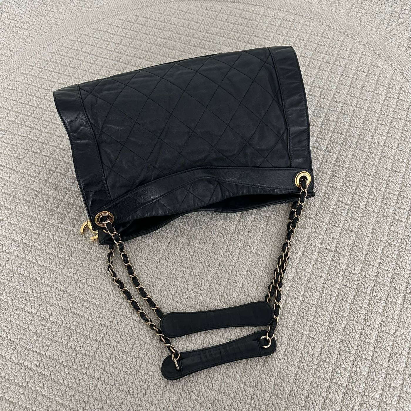 【Chanel】Chanel Black‑Gold Wide‑Strap 2‑Way Bag