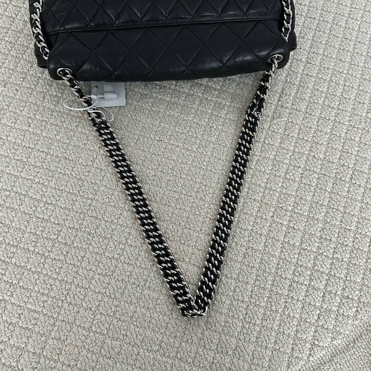 【Chanel】Chanel Black Silver Piped Chain Bag